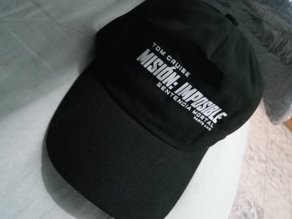 Gorra con serigrafía textil